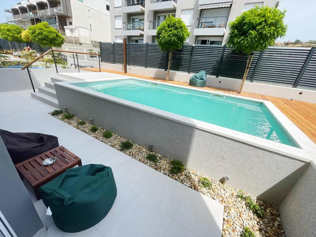 ספליט Cozy Seaside Apartment With Pool & Terrace מראה חיצוני תמונה