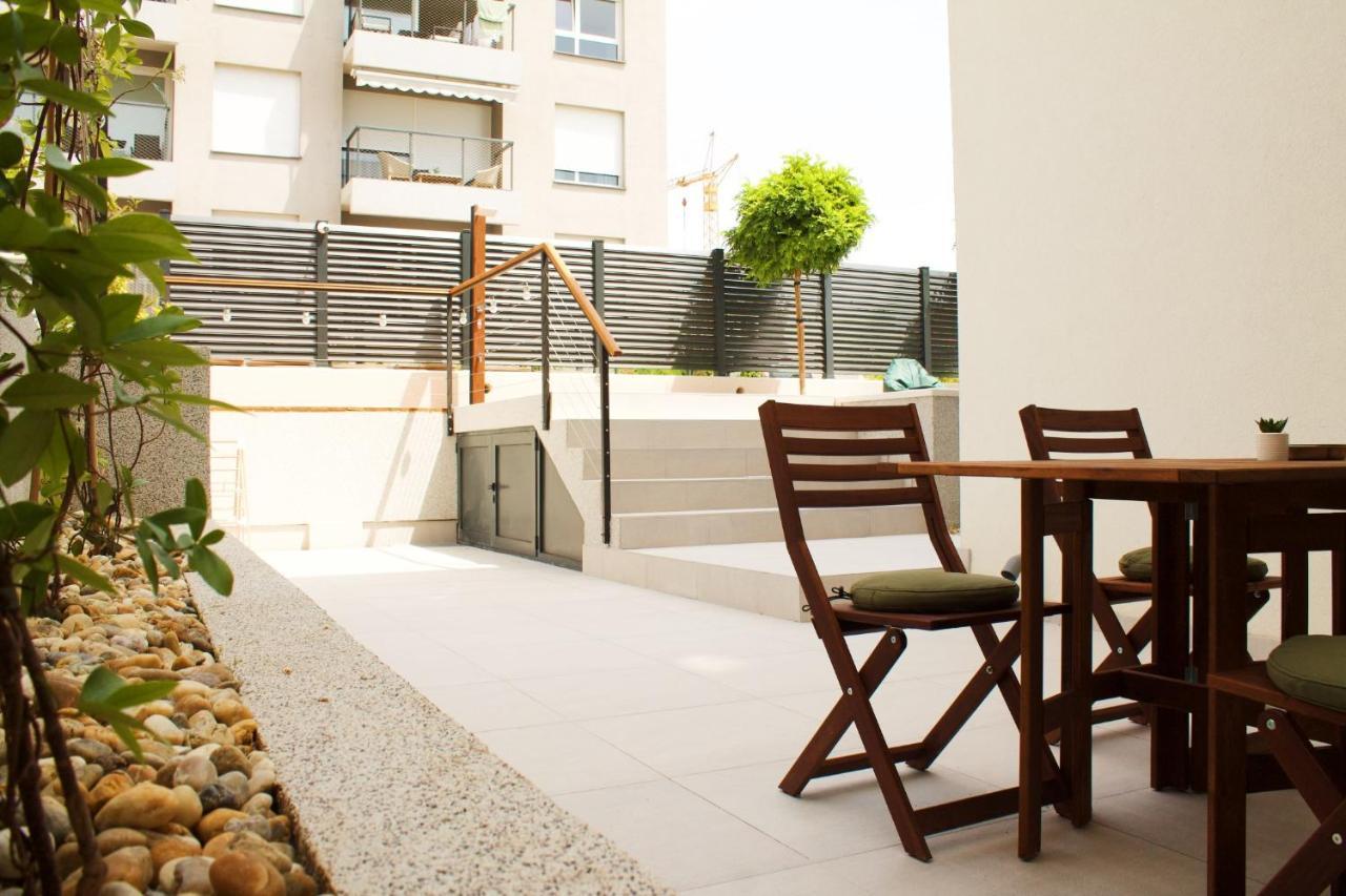 ספליט Cozy Seaside Apartment With Pool & Terrace מראה חיצוני תמונה