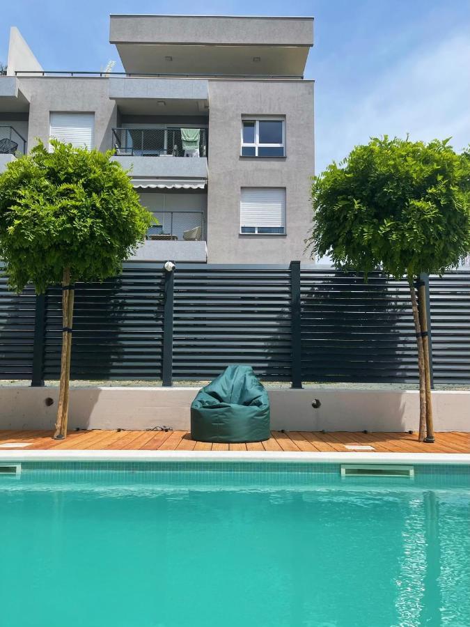 ספליט Cozy Seaside Apartment With Pool & Terrace מראה חיצוני תמונה
