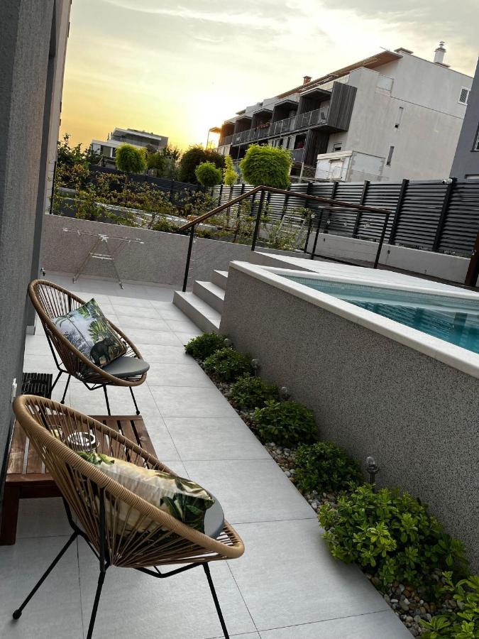 ספליט Cozy Seaside Apartment With Pool & Terrace מראה חיצוני תמונה